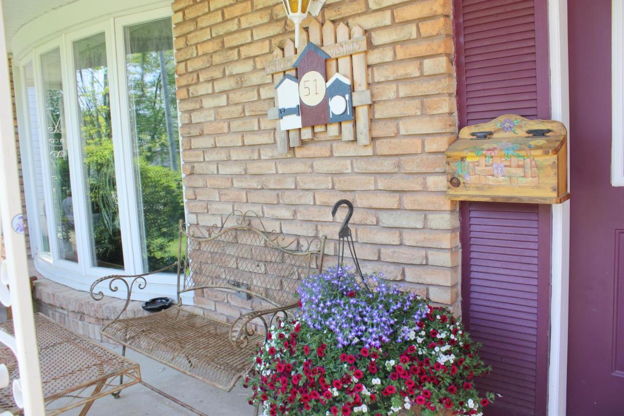 Carrousel Bed & Breakfast Cayuga Eksteriør billede