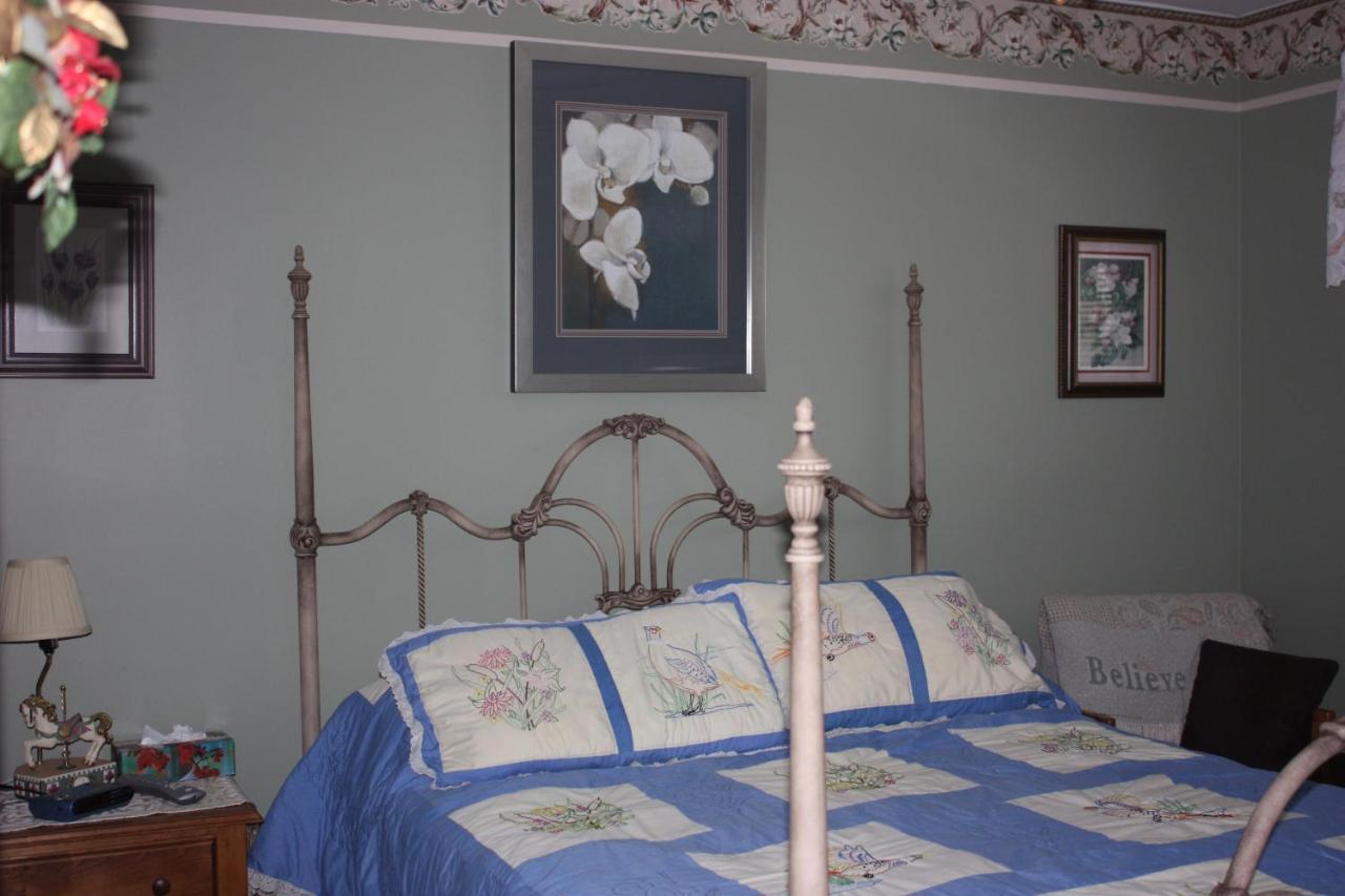 Carrousel Bed & Breakfast Cayuga Værelse billede